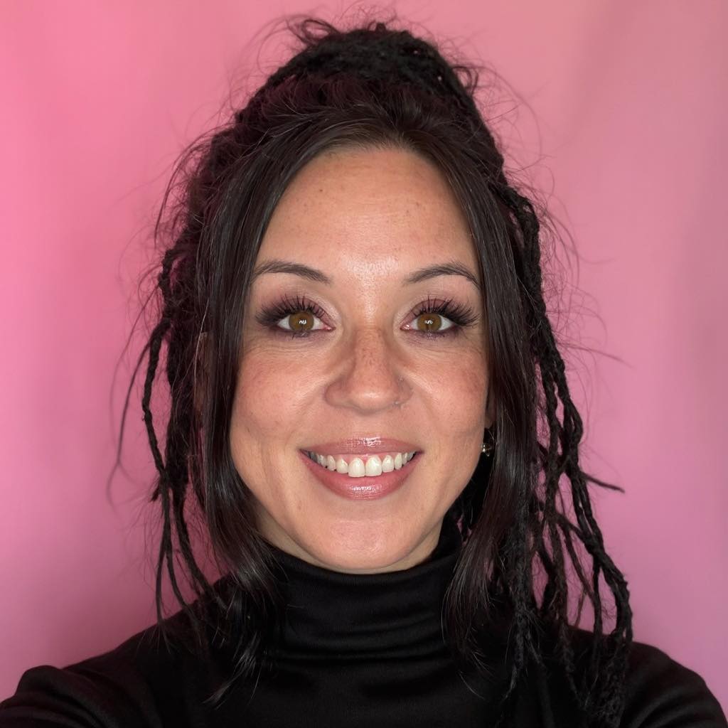 Rowena Tulacz, R. Construction Solutions